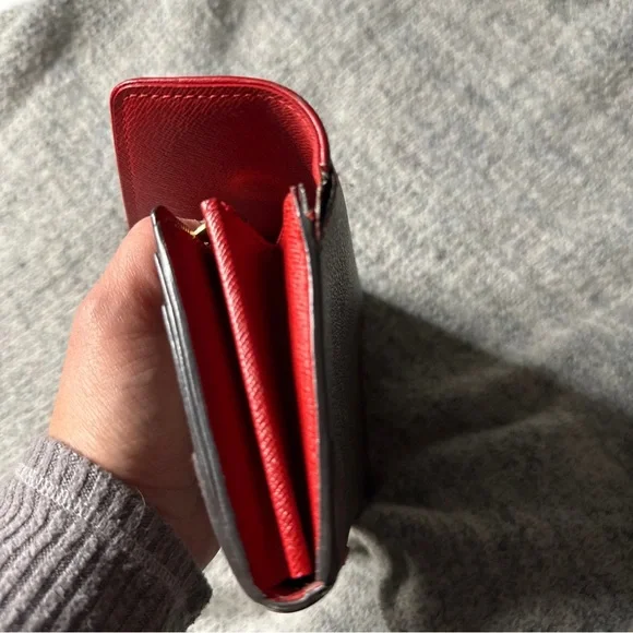 Sold! Louis Vuitton Sarah Wallet - Picture 7 of 9